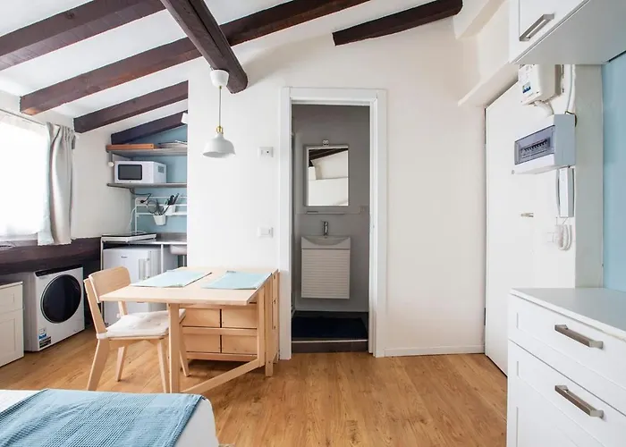 Cozy Near * Milan