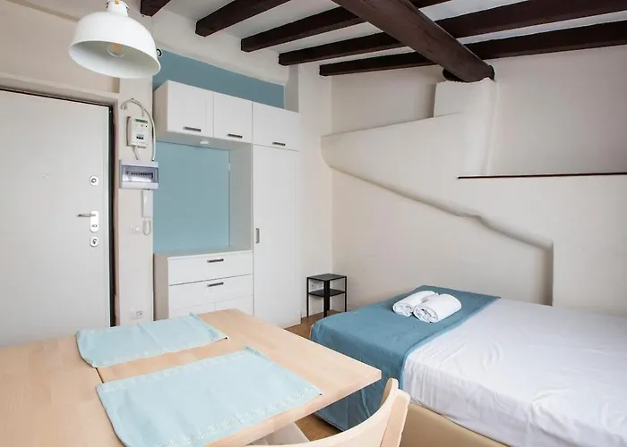 Cozy Near Apartment *